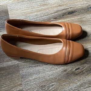 Gucheng Shoes‎ Women’s Size 8M Slip On  Like New